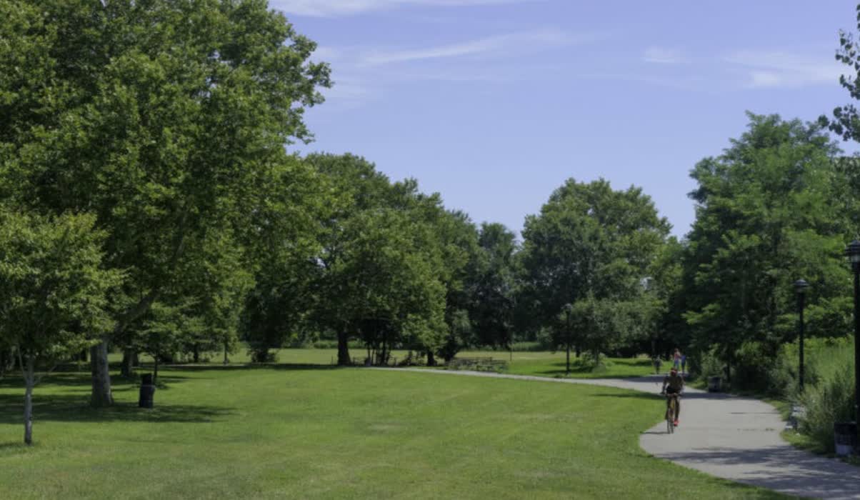 Canarsie Park offers tons of green space and outdoor recreation.